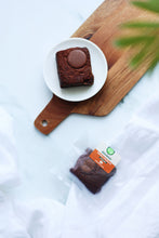 Load image into Gallery viewer, Double Chocolate Brownie GF - Box of 9
