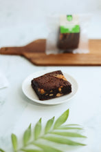 Load image into Gallery viewer, Peanut Butter Brownie – Box of 9
