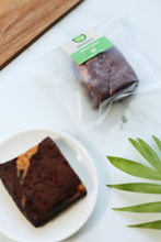 Load image into Gallery viewer, Peanut Butter Brownie – Box of 9
